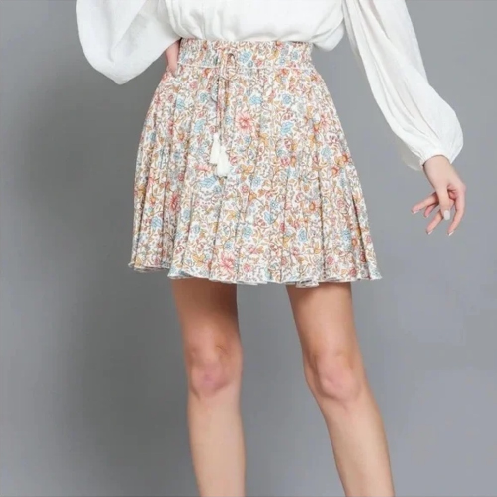 Lightweight Floral‎ Ruffle Mini Skirt
